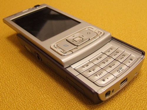 诺基亚n95 8g版>全新原装大陆行货 带发票