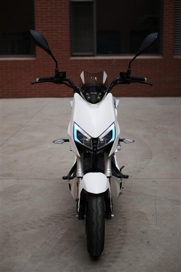 雅迪z3详细体验 有高级感的智能电动车