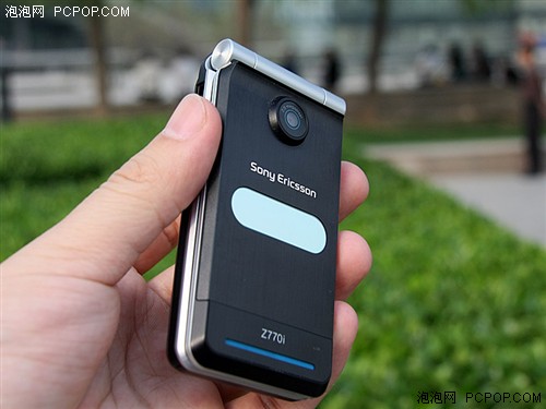 &nbsp;&nbsp;&nbsp; 索尼爱立信z系列手机一向风格鲜明,以折叠设计为