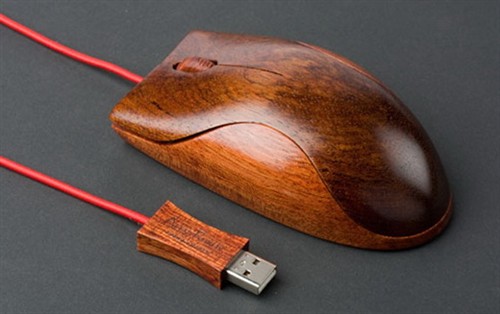雷光闪闪:手工原木鼠标比黄金还贵!_-泡泡网
