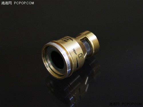 安装电池正负极的方向金属咪头上明确了麦克风的指向性:心型,以及对于
