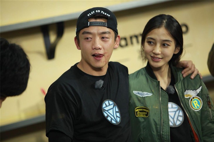 由于vr领域太过火热,让跑男中的小猎豹郑恺都十分感兴趣.