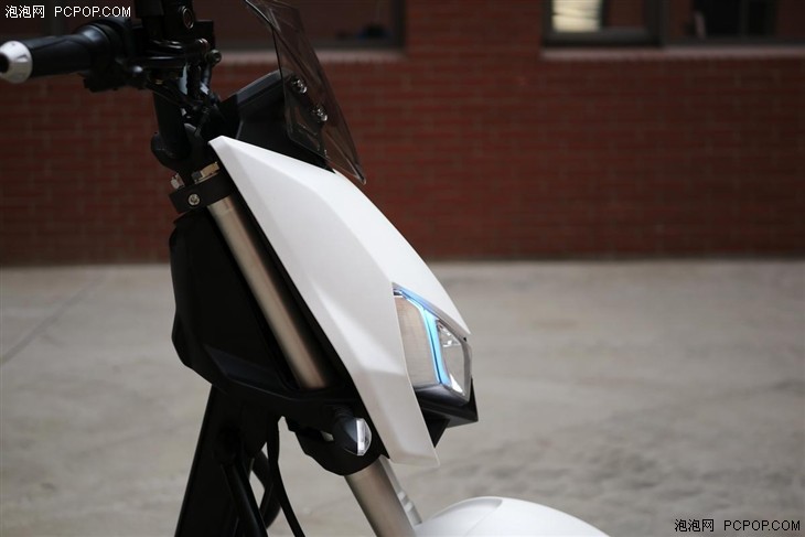 雅迪z3详细体验 有高级感的智能电动车