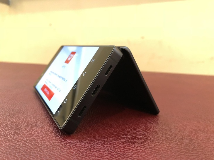 售价3888元起双屏折叠手机中兴天机axonm国内上市