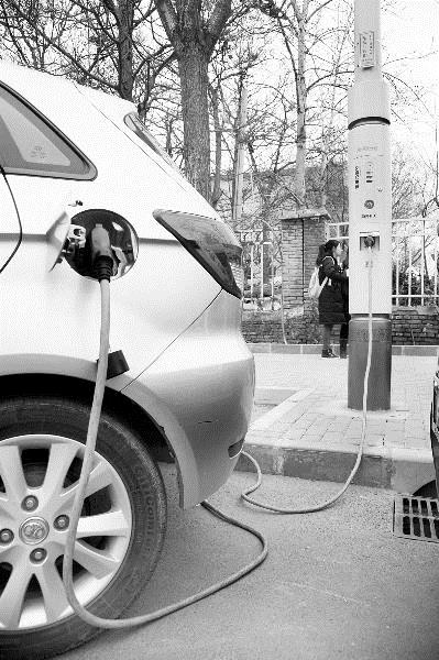 今后北京市民可在路边停车位给电动汽车充电