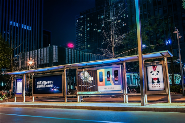 200台魅蓝s6打造最贵广告牌:结果被小偷盯上了