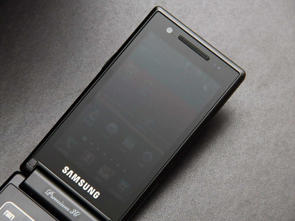 定位超高端! 三星"臻观"w999真机图赏