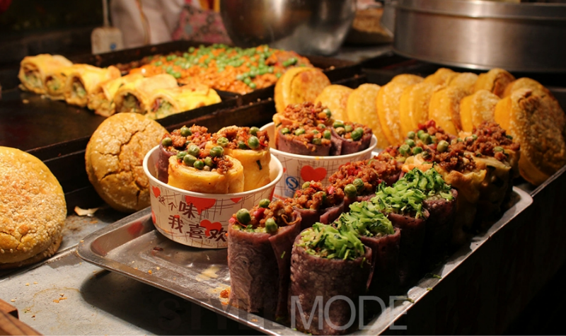 上海城隍庙美食街一带,甚至可称得上是小吃的王国,绿波廊的特色点心