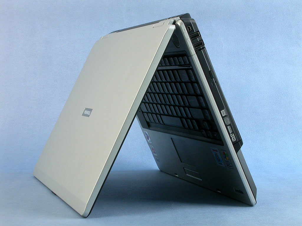 东芝satellite m40 psm40q-02s00f笔记本原图 高清图片 satellite m40