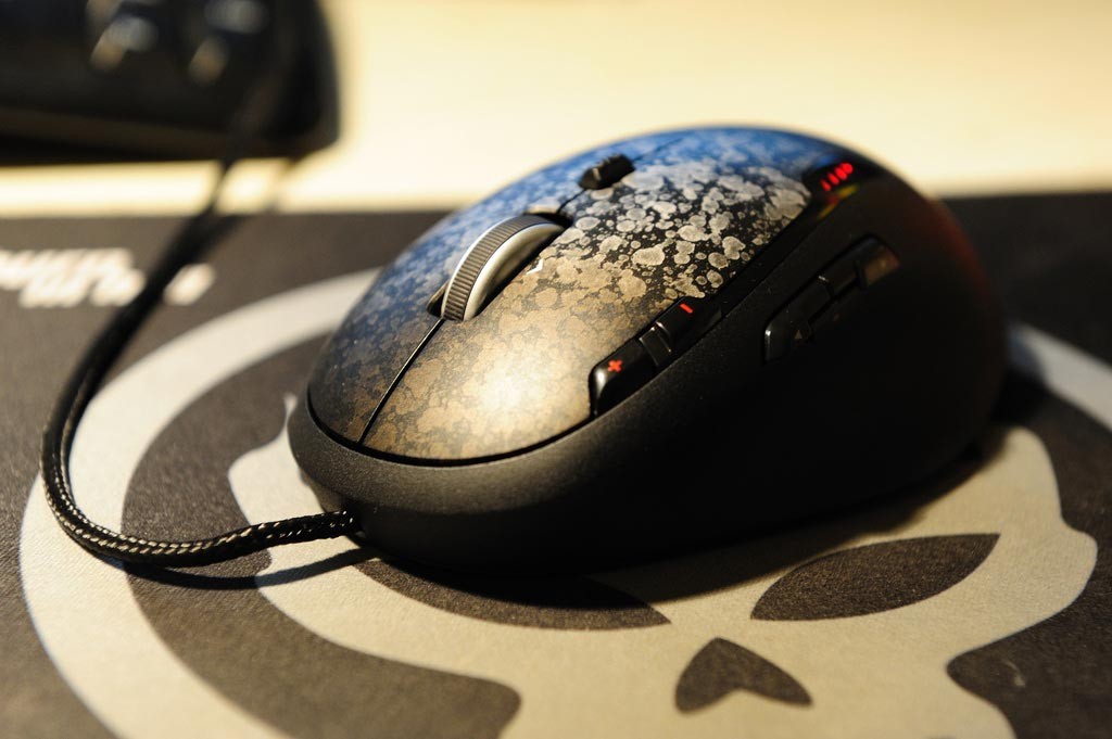 罗技g500外观图片3