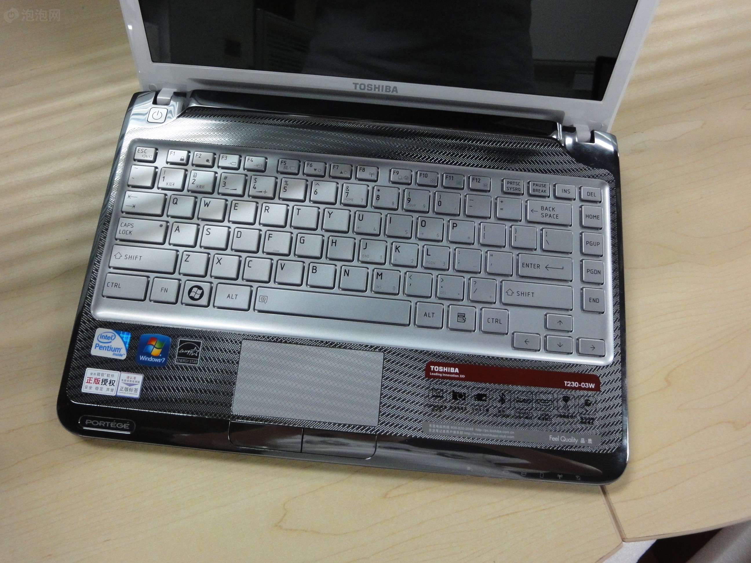 东芝portege t230-03w(雪晶白)笔记本原图 高清图片 portege t230-03w