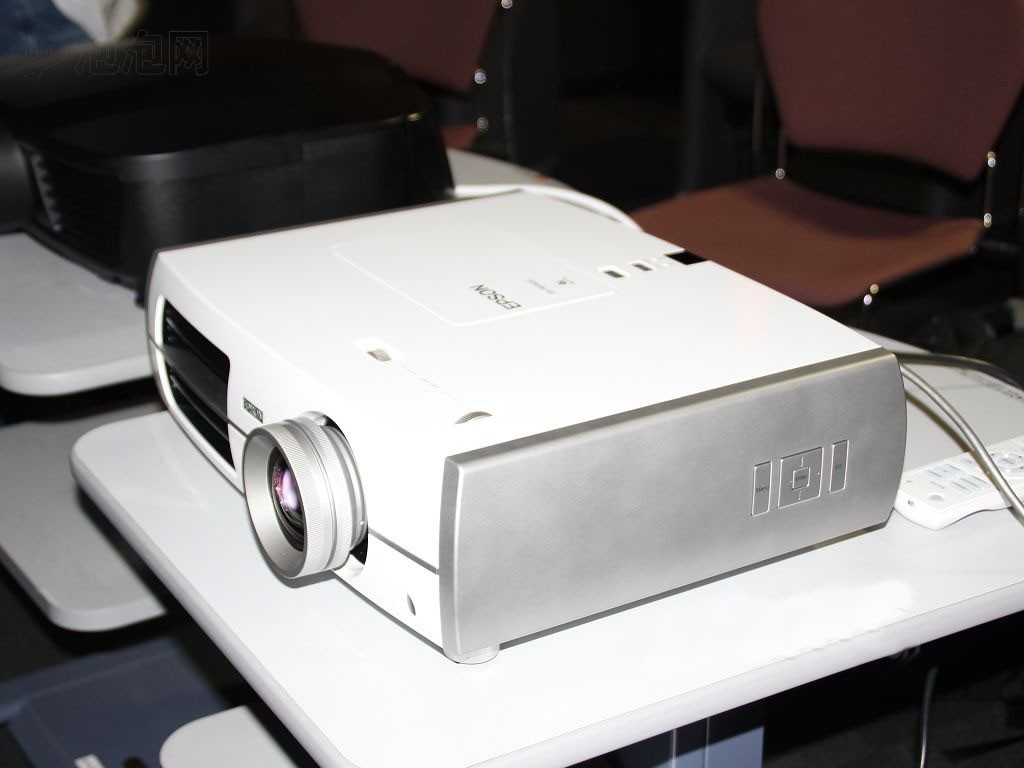 爱普生eh-tw3300c投影机原图 高清图片 eh-tw3300c图片下载 第5页