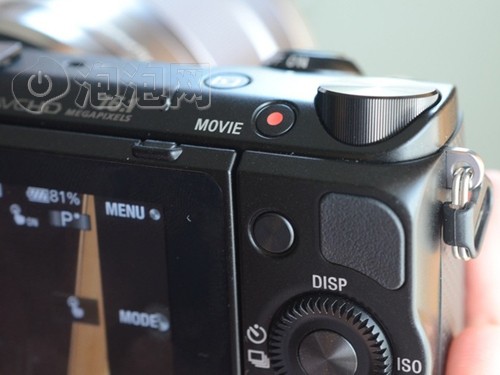 查看索尼nex-5r 微单相机 银色(1610万像素 3英寸翻转液晶屏 连拍10张