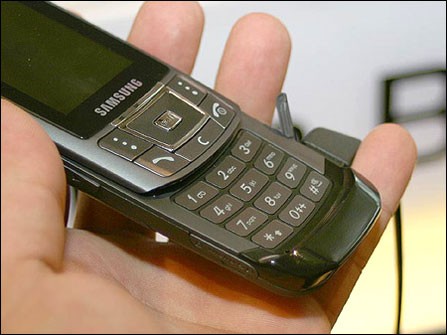 超薄320万af仅799元 三星d900又到货