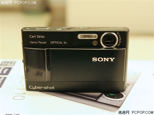 索尼t10采用极具质感的全金属外壳,虽然很小但是重量恰到好处,放到